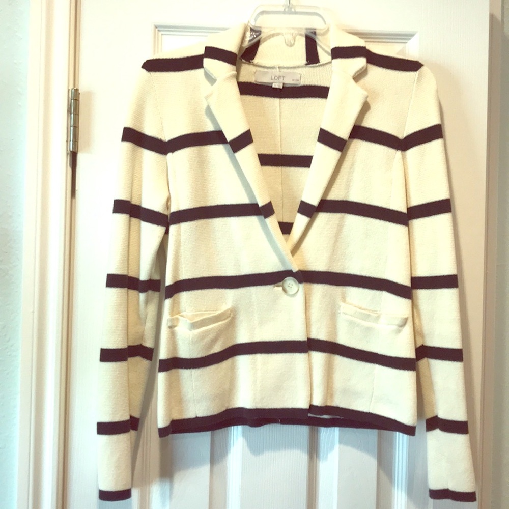 Striped sweater blazer.